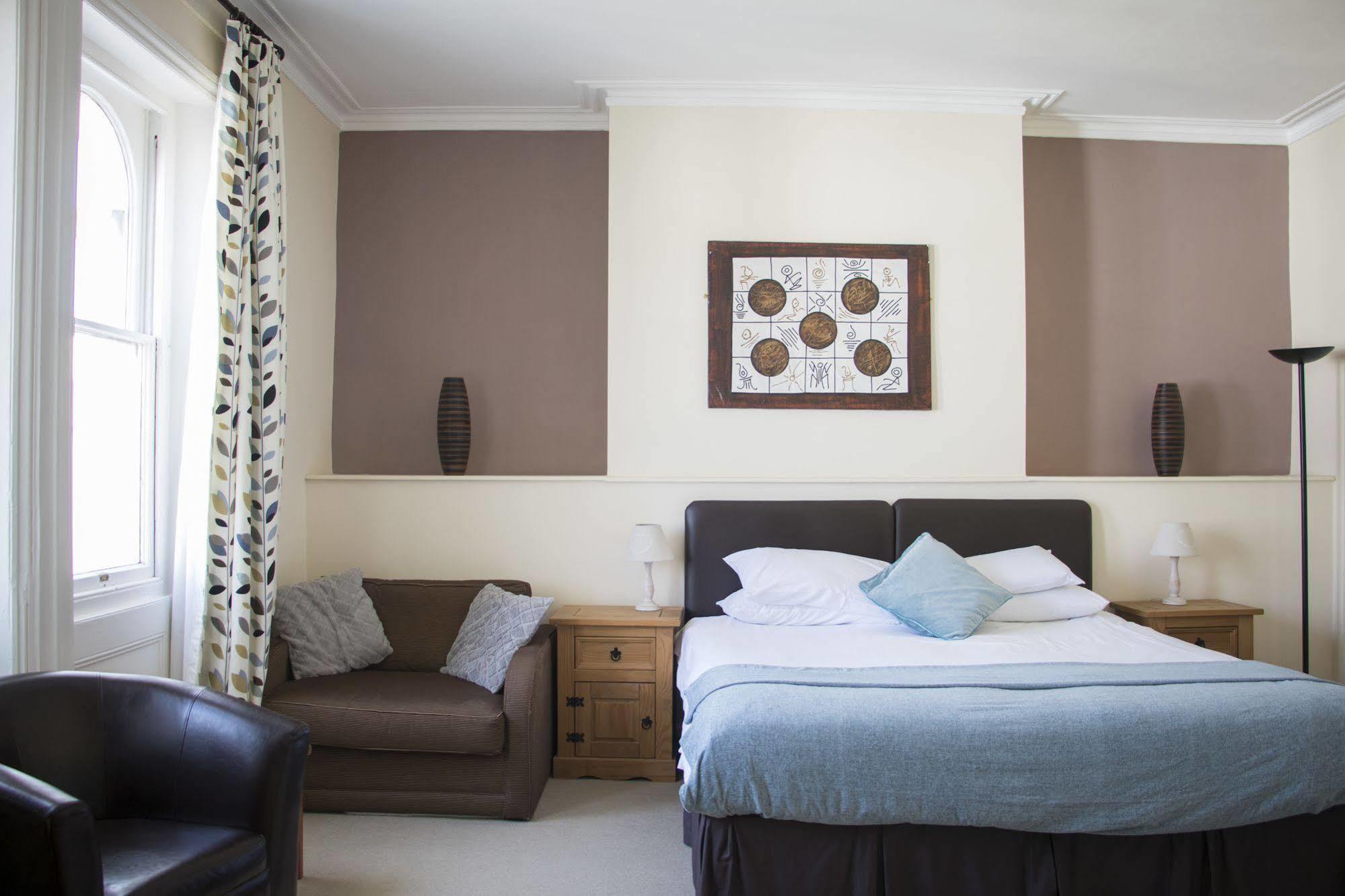 איסטבורן The Sheldon B&B - Free Private Parking מראה חיצוני תמונה